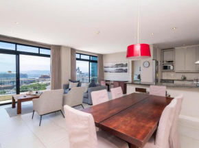 Harbour View 2 bedroom Penthouse and parking